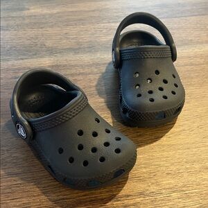 Crocs kids walker size 4 in black